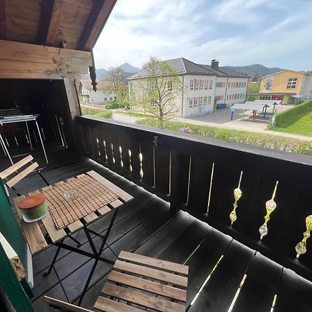 Gemuetliche Dachgeschosswohnung Mit Balkon Ainring Exterior foto