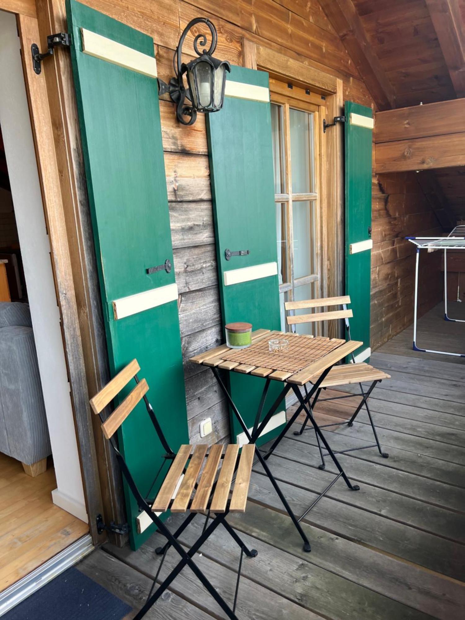 Gemuetliche Dachgeschosswohnung Mit Balkon Ainring Exterior foto