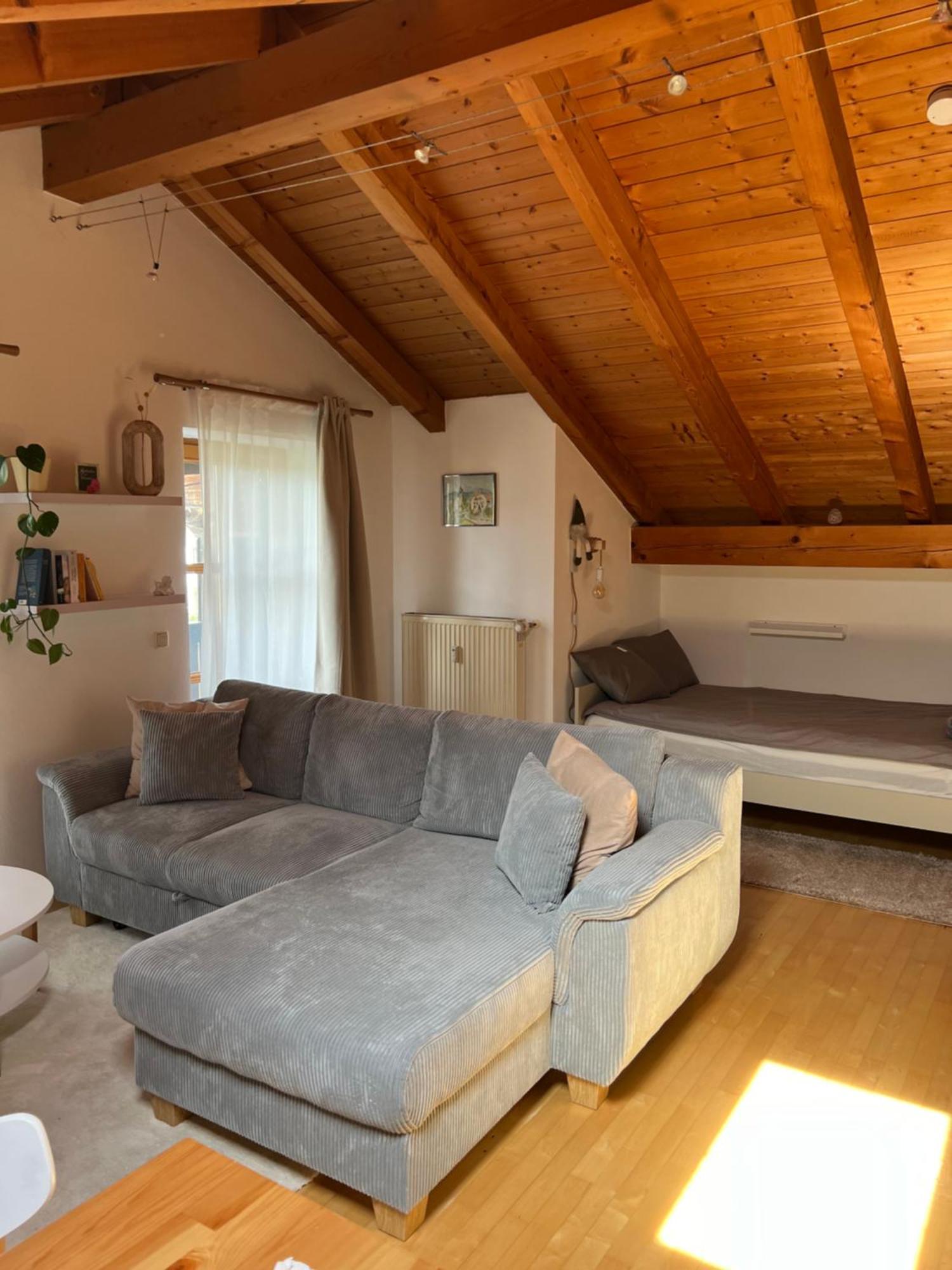 Gemuetliche Dachgeschosswohnung Mit Balkon Ainring Exterior foto